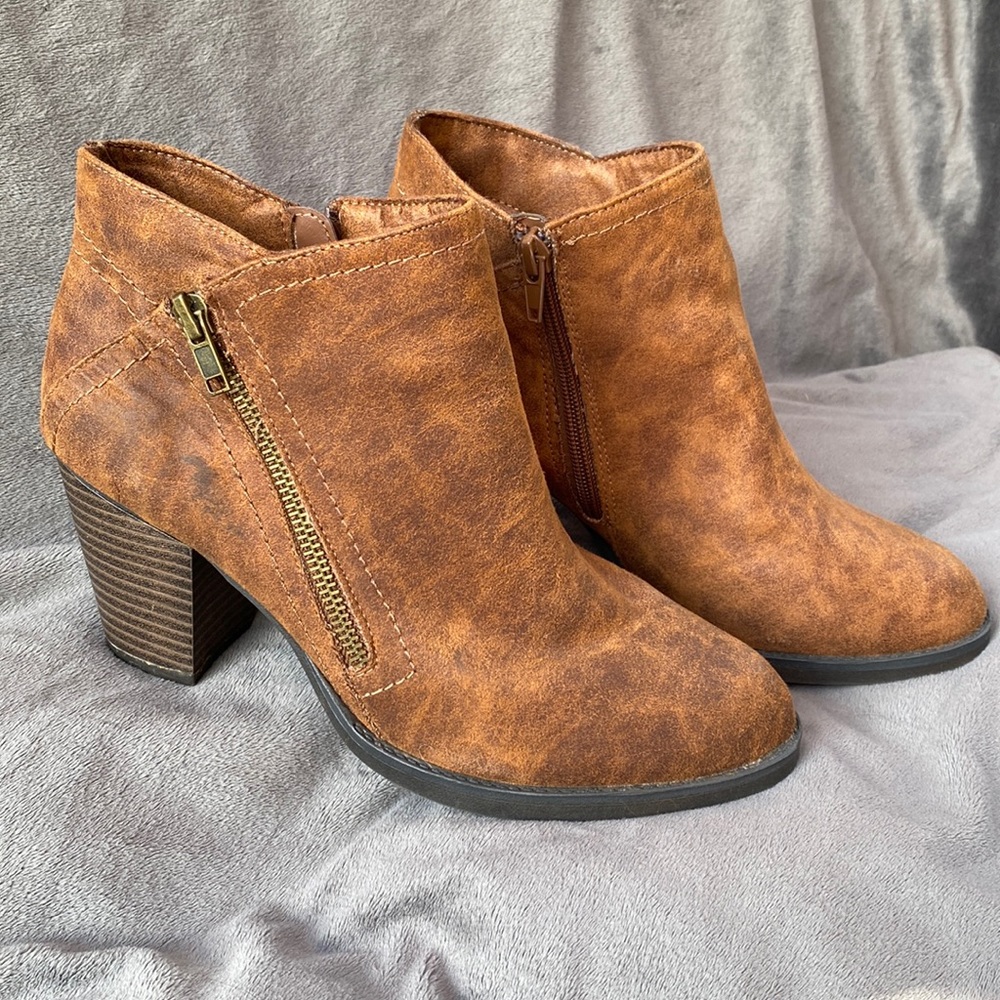 Rampage cognac booties size 8